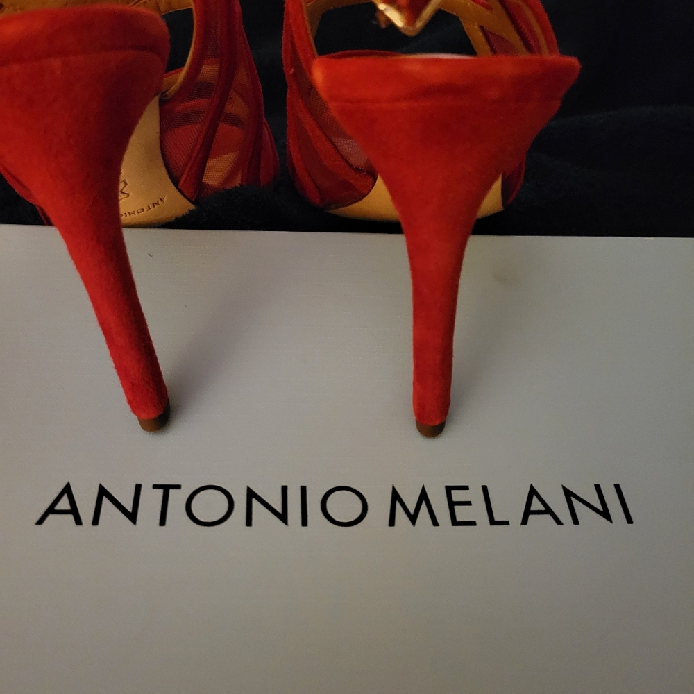 Shoes - Picture 4 of 5